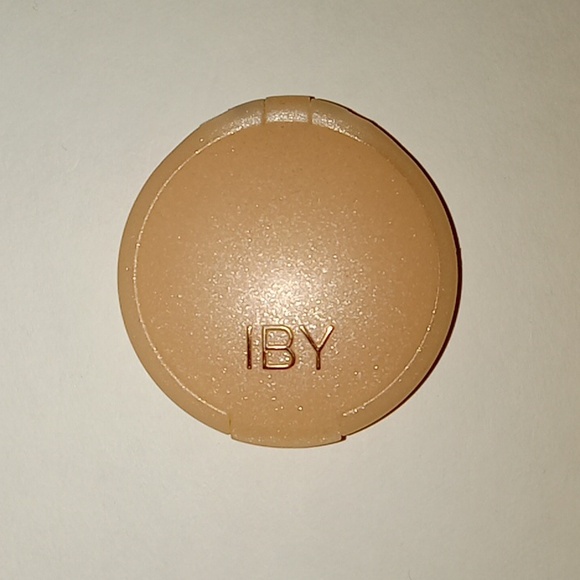IBY Eyeshadow - Picture 1 of 2